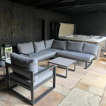 Hot Tub, Fire Pit, 4 Acre Garden, Luxury 5 Star Woodland Lodge Skegness Esterno foto