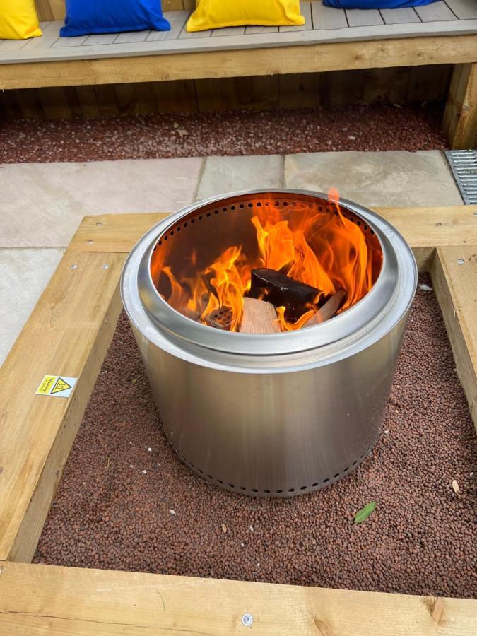 Lodge Hot Tub, Fire Pit, 4 Acre Garden, Luxury 5 Star Woodland Skegness