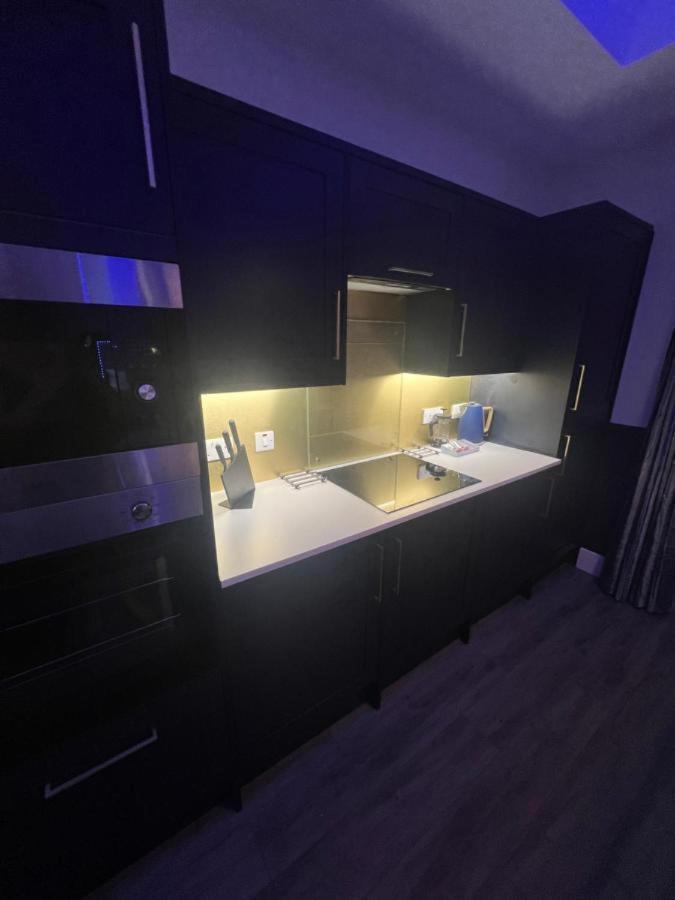 Hot Tub, Fire Pit, 4 Acre Garden, Luxury 5 Star Woodland * Skegness